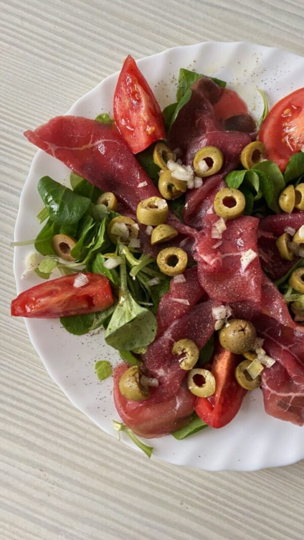 salatka bogata w zelazo wolowina to dobre zrodlo zelaza w diecie2 Dieta na niskie żelazo + Ebook jak uzupełnić niedobory żelaza